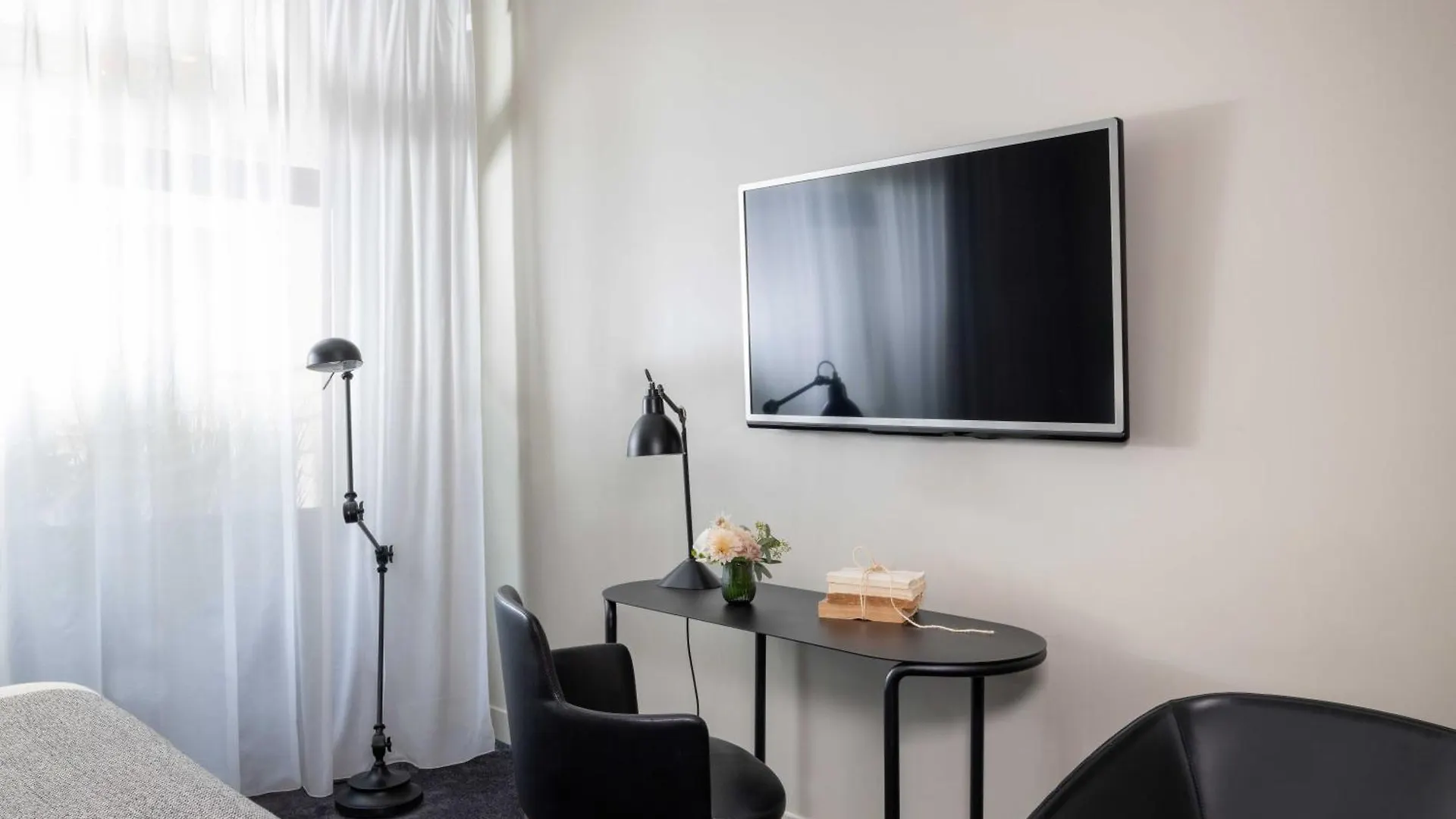 Hotel Helios Opera Paris